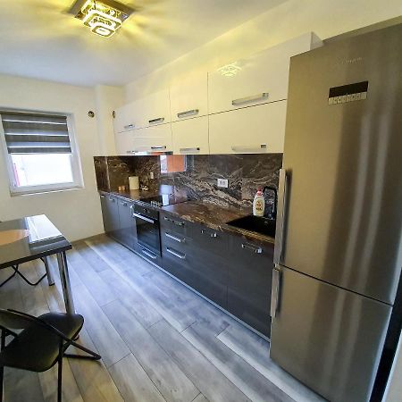 Central.Deluxe.Apartament.Oradea Buitenkant foto