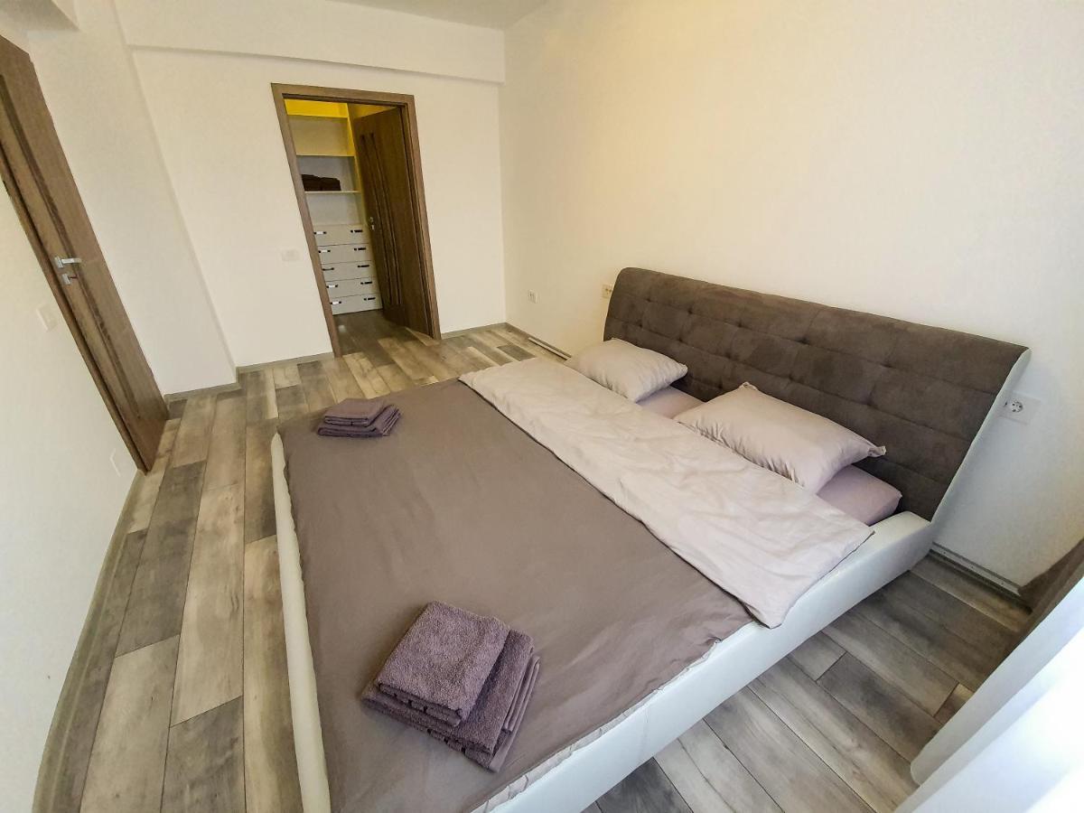 Central.Deluxe.Apartament.Oradea Buitenkant foto