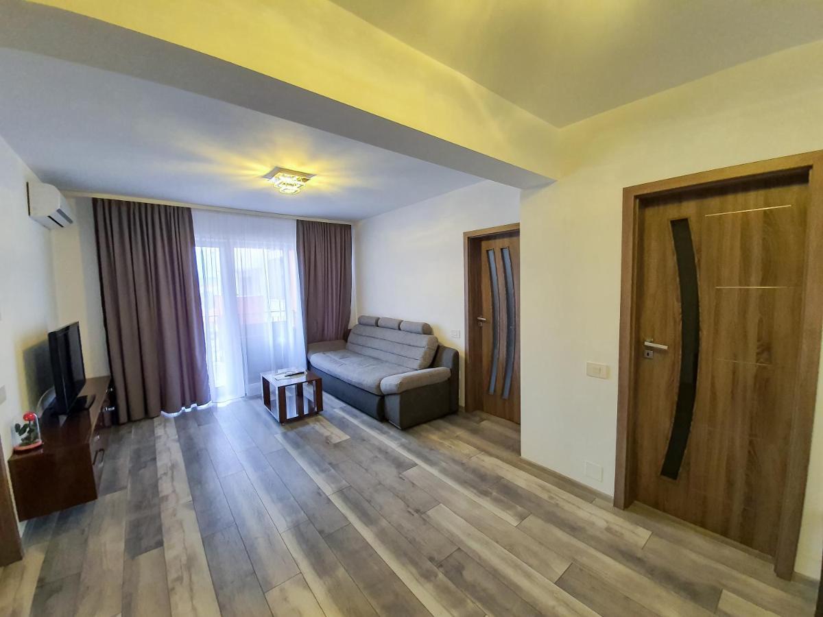 Central.Deluxe.Apartament.Oradea Buitenkant foto
