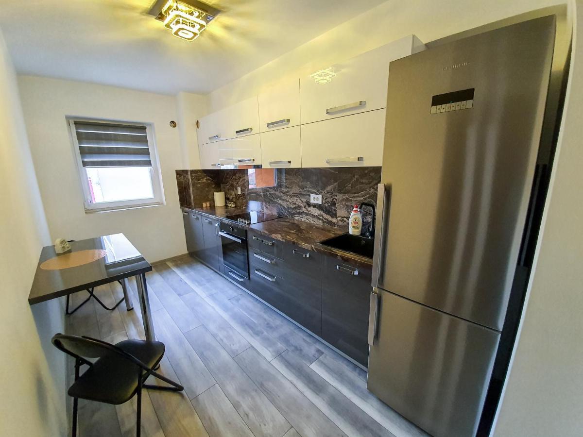 Central.Deluxe.Apartament.Oradea Buitenkant foto