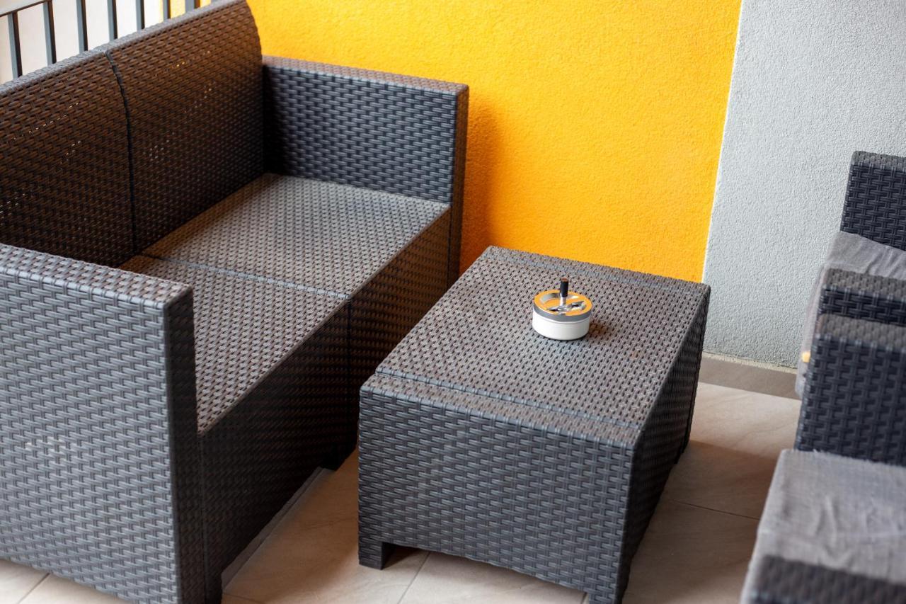 Central.Deluxe.Apartament.Oradea Buitenkant foto